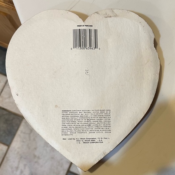 VTG 1980s DISTRESSED BRACHS VALENTINE HEART CHOCOLATE BOX LOVE SPECIAL GIFT - Picture 6 of 6